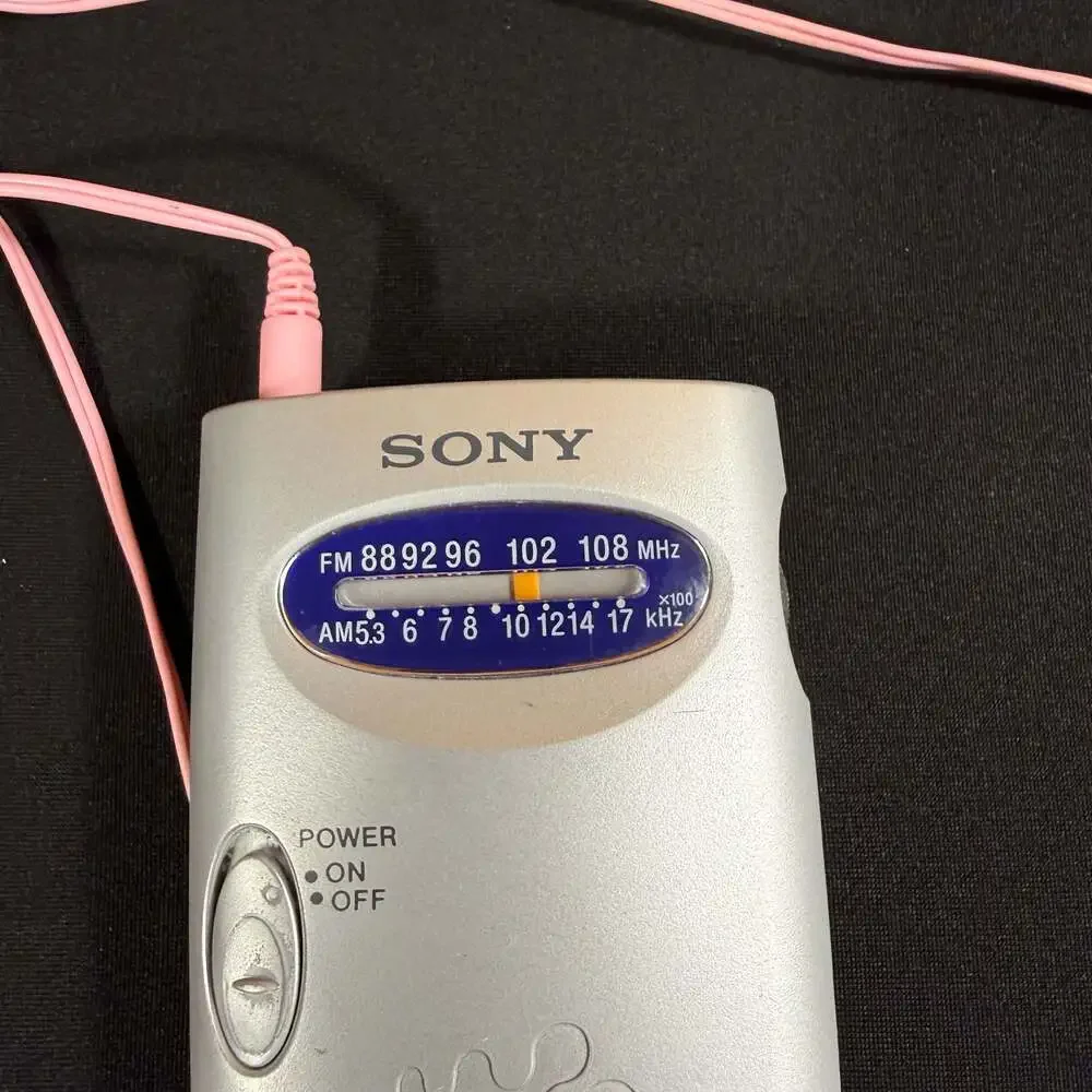 Sony Walkman SRF-59 AM/FM Portable Pocket Radio untested